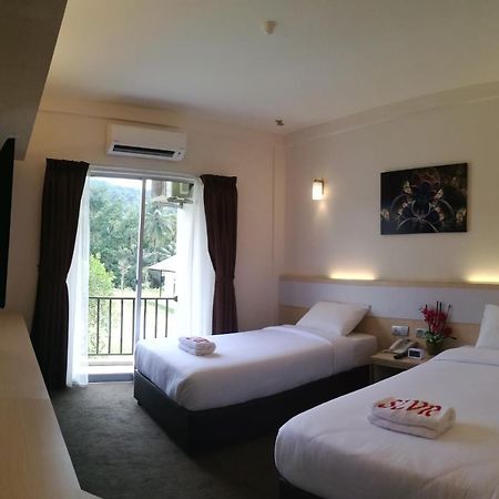 Serdang Lake View Resort Sungai Kechil Esterno foto
