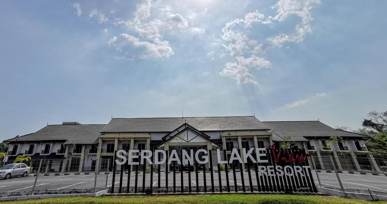 Serdang Lake View Resort Sungai Kechil Esterno foto
