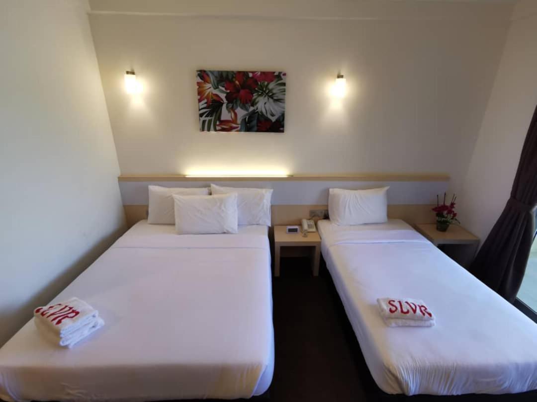 Serdang Lake View Resort Sungai Kechil Esterno foto