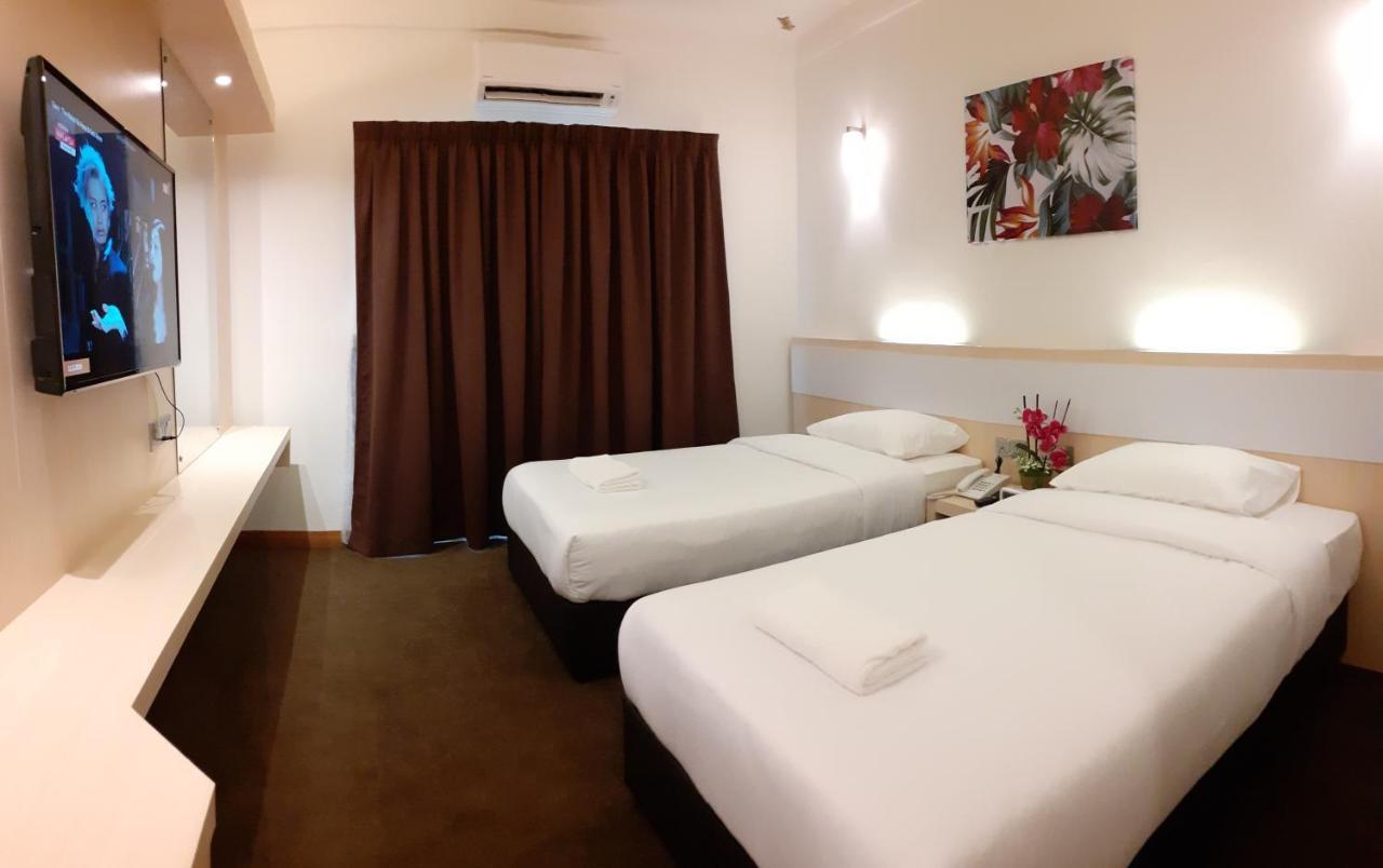 Serdang Lake View Resort Sungai Kechil Esterno foto