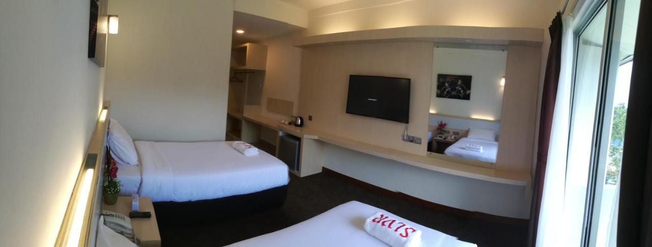 Serdang Lake View Resort Sungai Kechil Esterno foto