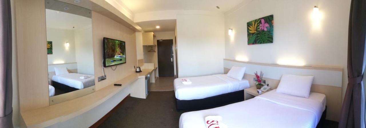 Serdang Lake View Resort Sungai Kechil Esterno foto