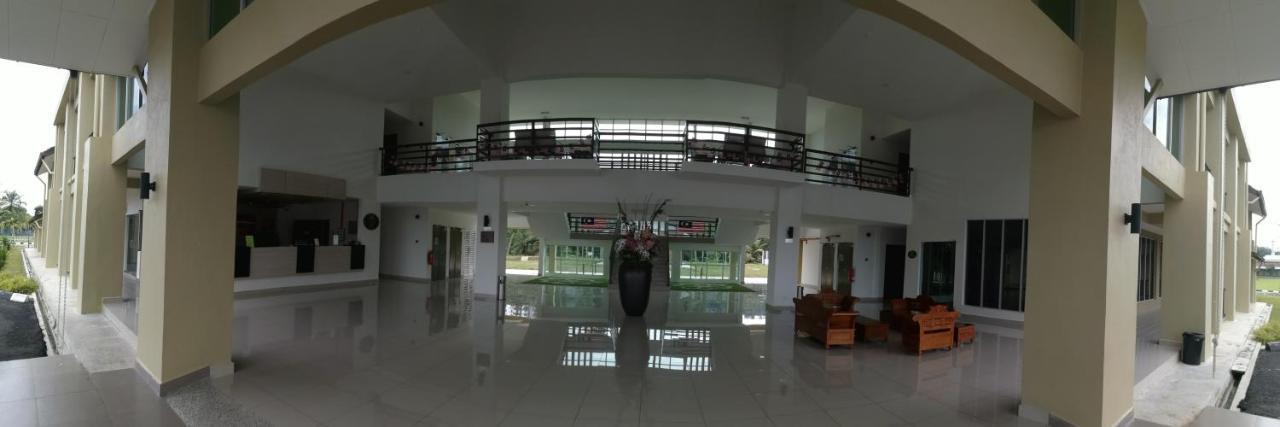 Serdang Lake View Resort Sungai Kechil Esterno foto